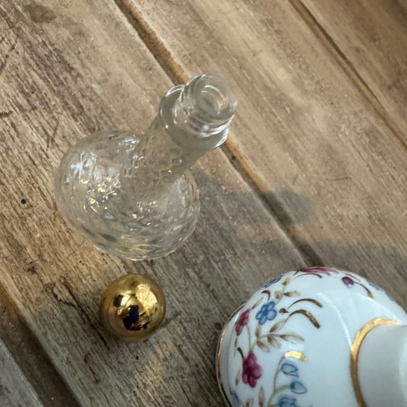 Vintage Floral Ceramic and Glass Perfume Bottle Set of 2 - Picture 4 of 7